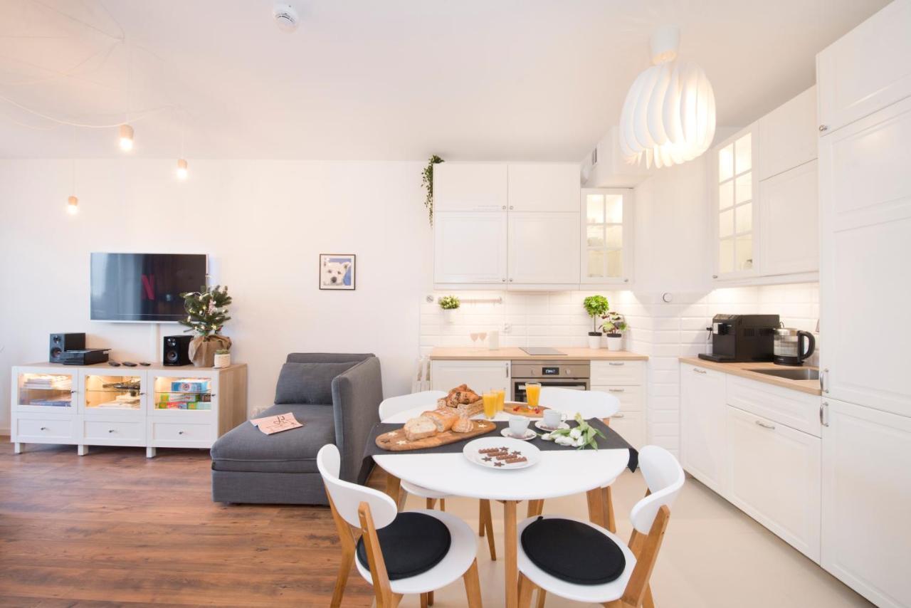 Love In Gdansk Aon Apartments Bagian luar foto
